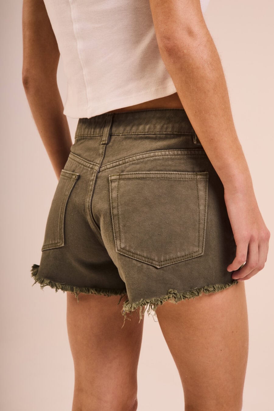 Short 12303 - Imagen 3