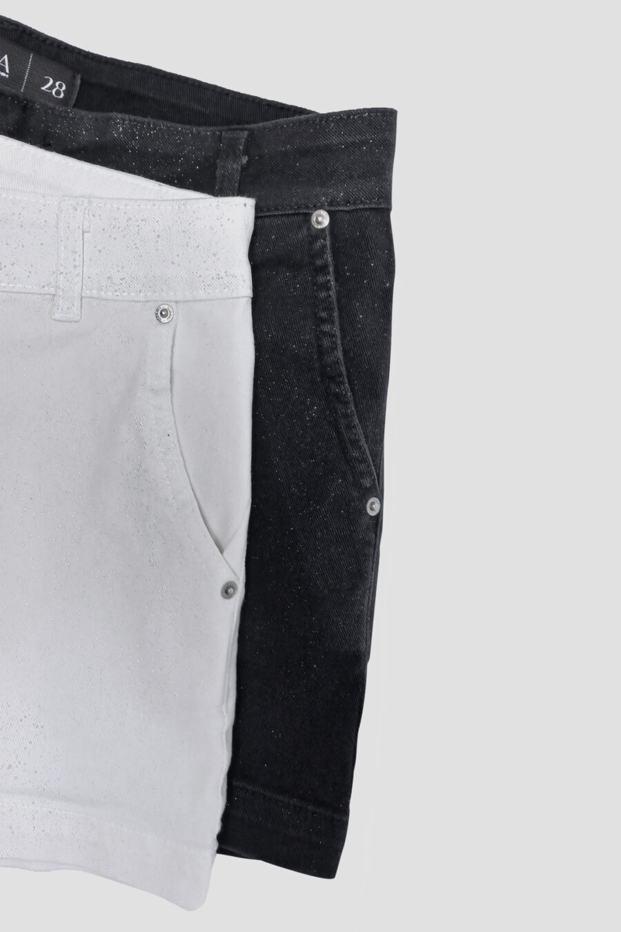 Short 12305 - Imagen 4