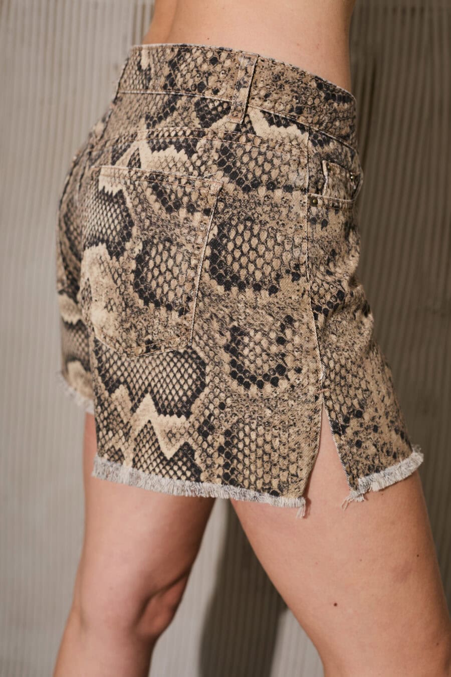 Short 12366 Snake - Imagen 3