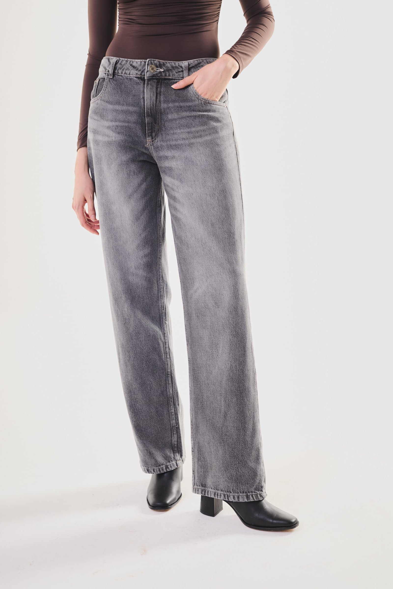 Jean de mujer de moda invierno 2025
