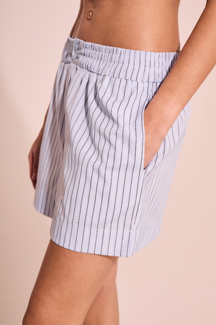 Short 26166 - Imagen 3
