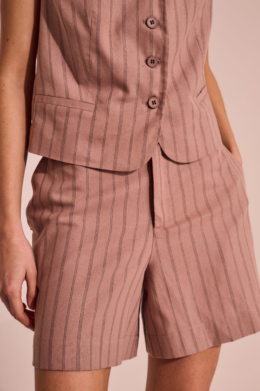 Short 26083 - Imagen 3