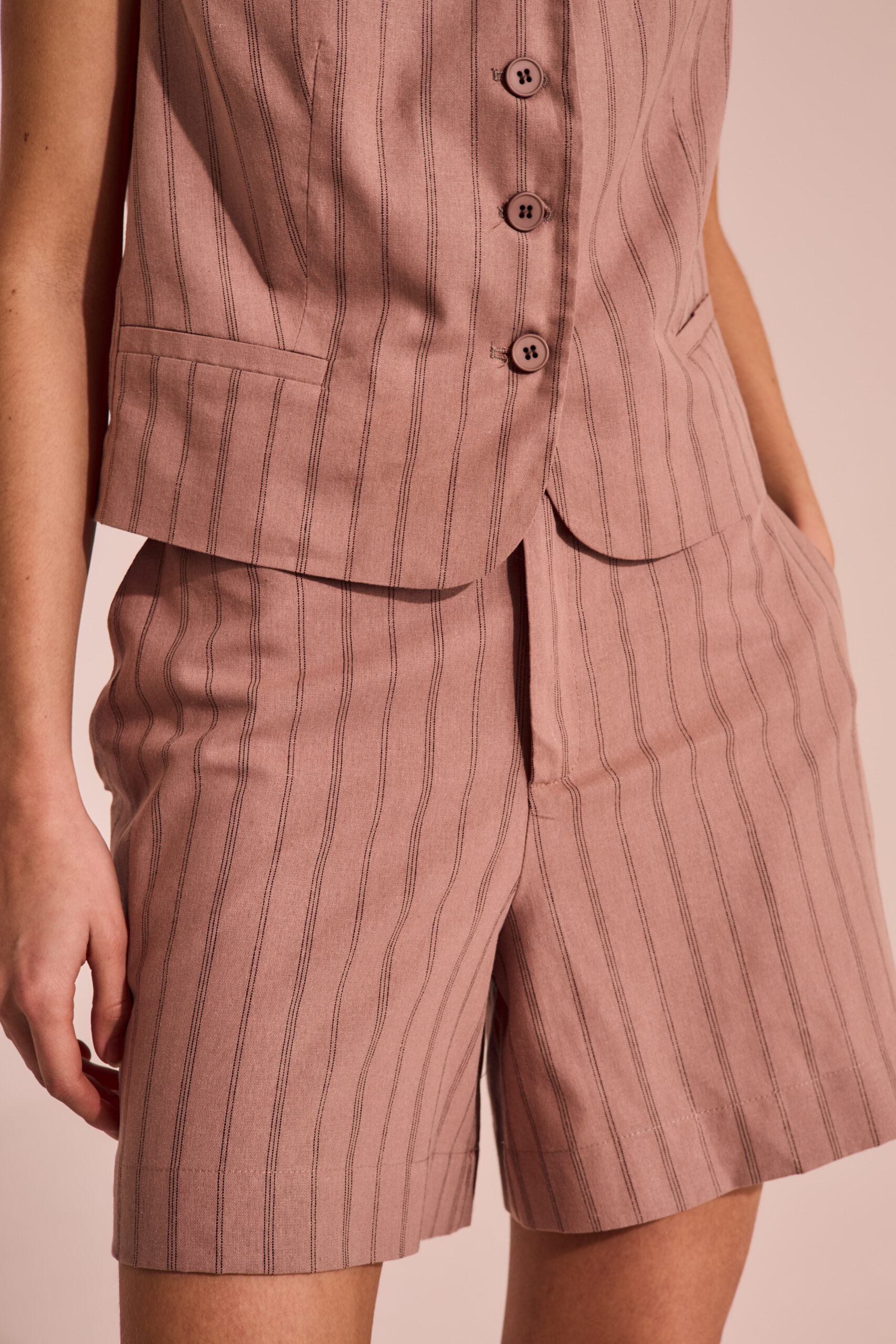 Short 26083 - Imagen 3