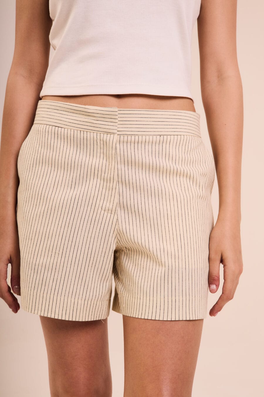 Short 26168B - Imagen 4