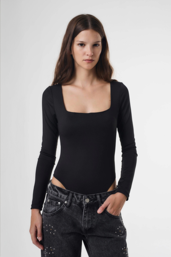 Body 26679